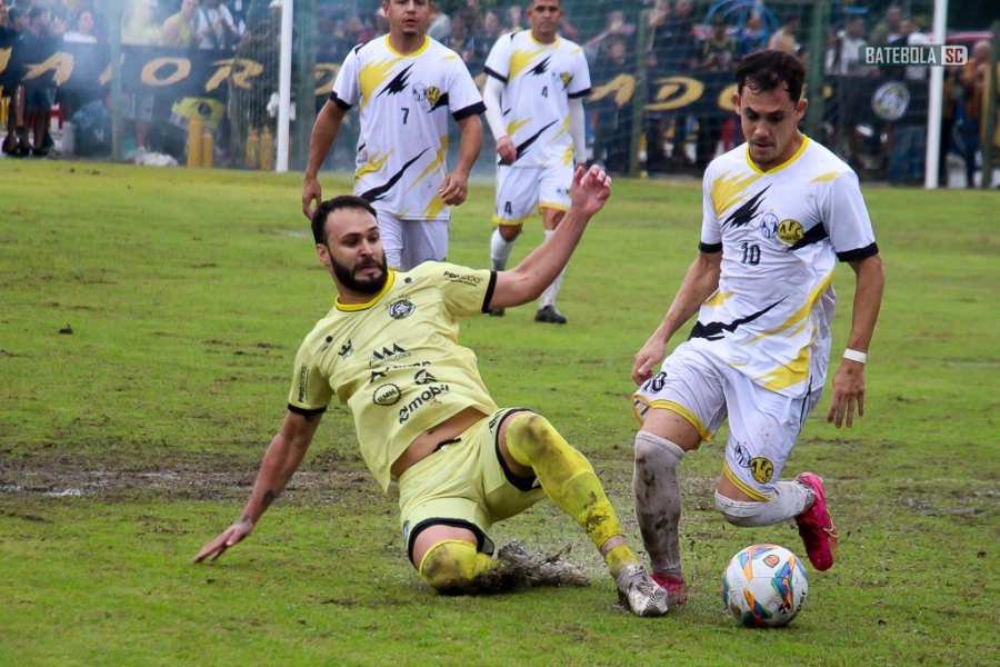 CHUVA DE GOLS NO CAMPO DA GRUTA 