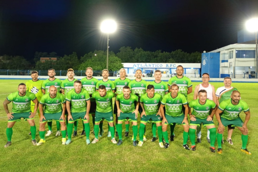 VILA SANTO ANTÔNIO VENCE NO QUARENTÃO 